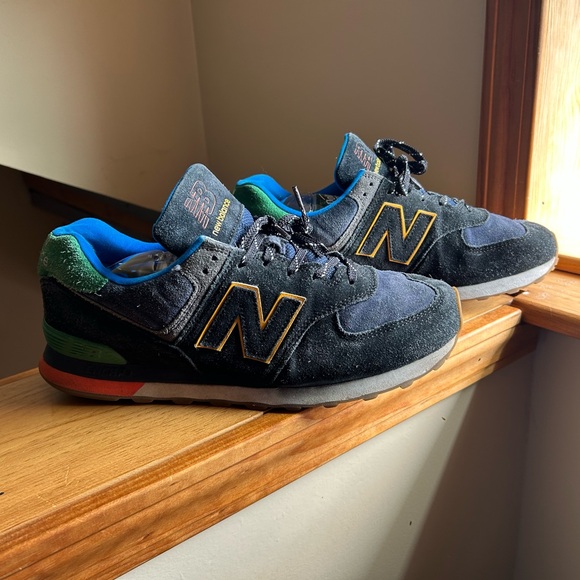 New Balance Black and Navy Sneakers with Green Accents - Picture 1 of 6
